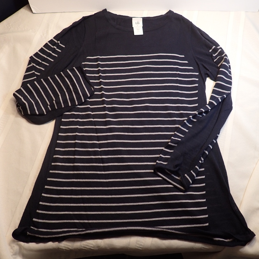 Long sleeve Cabi Blue & white stripes knit top